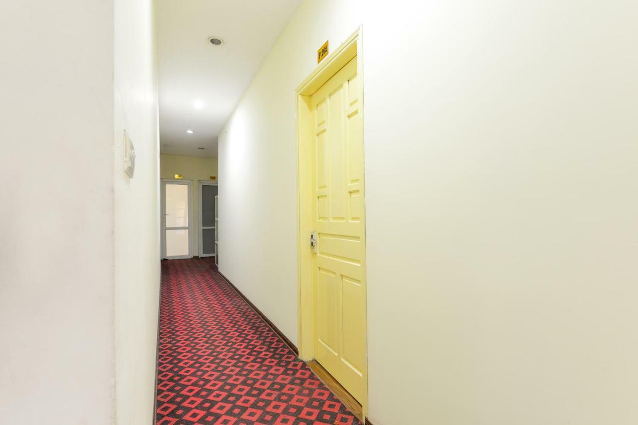 Oyo 279 West Lake Hotel Hanoi Exterior photo